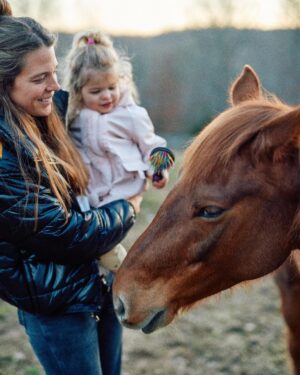 Thomas Rhett Instagram - Man I love these slow days at the farm. Life is moving at Mach 10, but when we get to be at the farm with the horses time slows down a little. Thank ya Lord for the gift of a slow day
