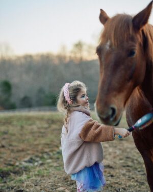 Thomas Rhett Instagram - Man I love these slow days at the farm. Life is moving at Mach 10, but when we get to be at the farm with the horses time slows down a little. Thank ya Lord for the gift of a slow day
