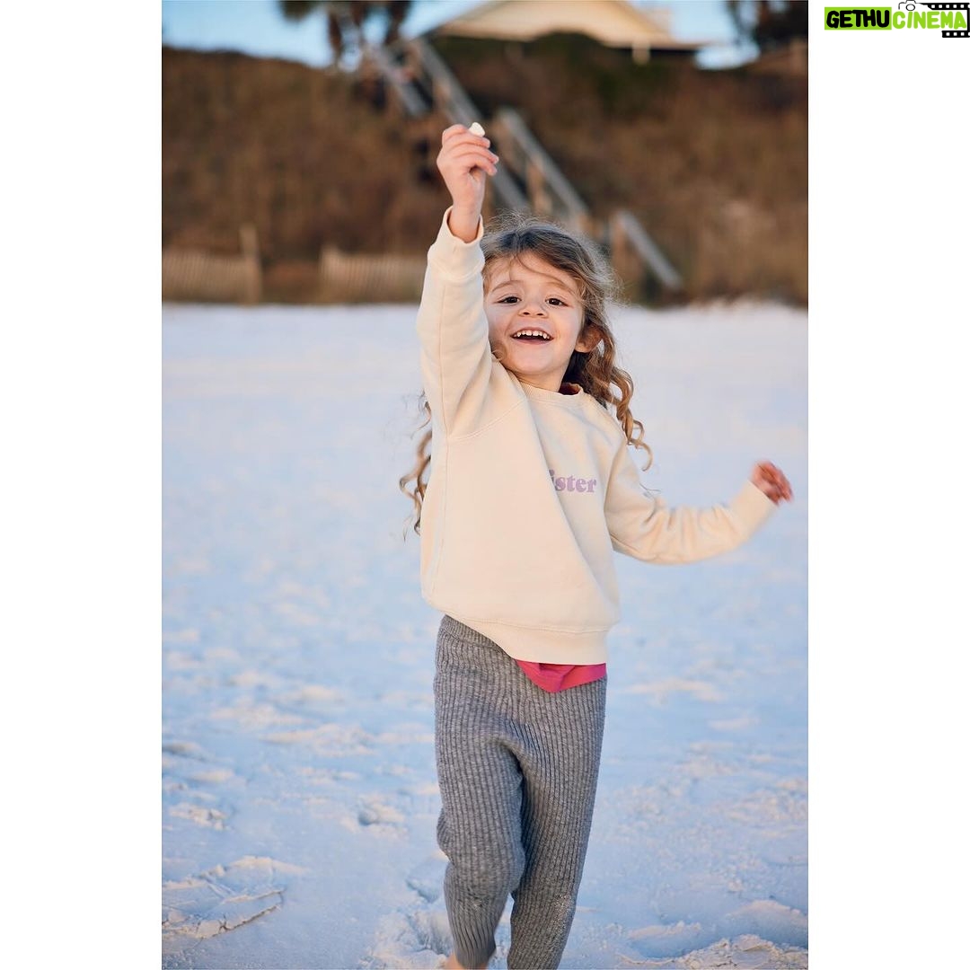 Thomas Rhett - 156.3K Likes - January at the beach