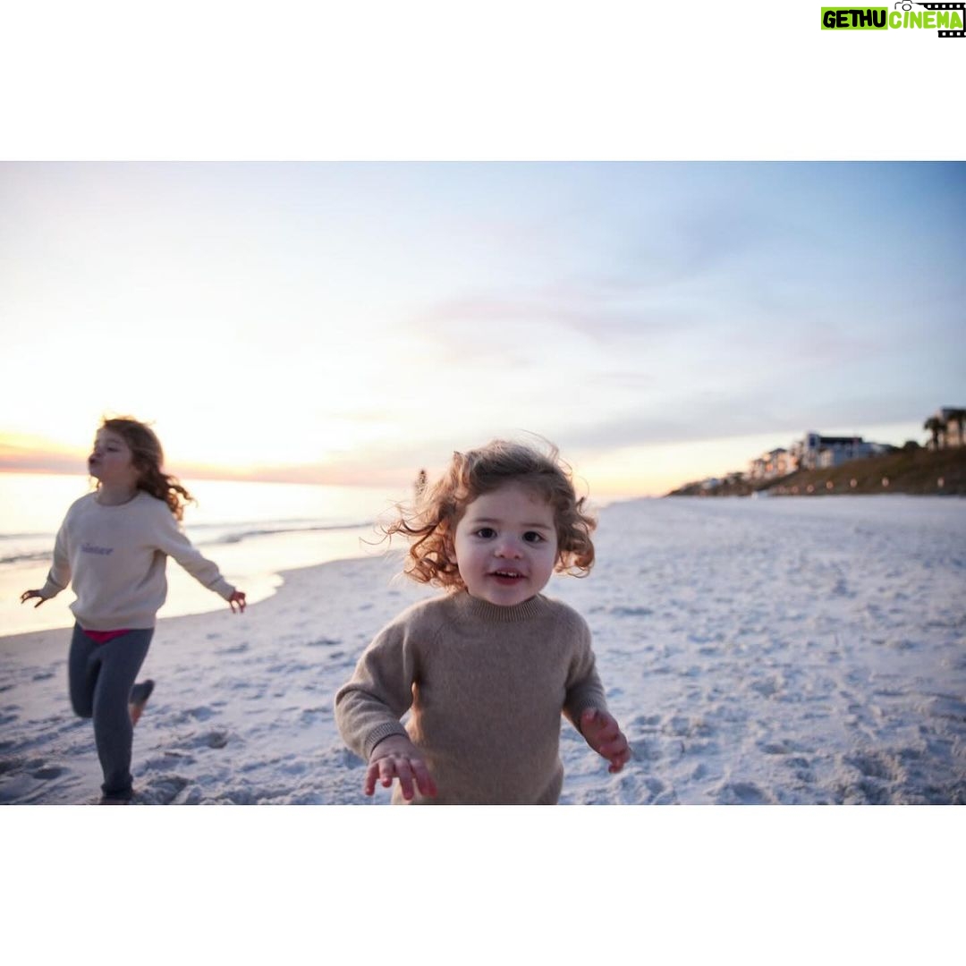 Thomas Rhett - 156.3K Likes - January at the beach