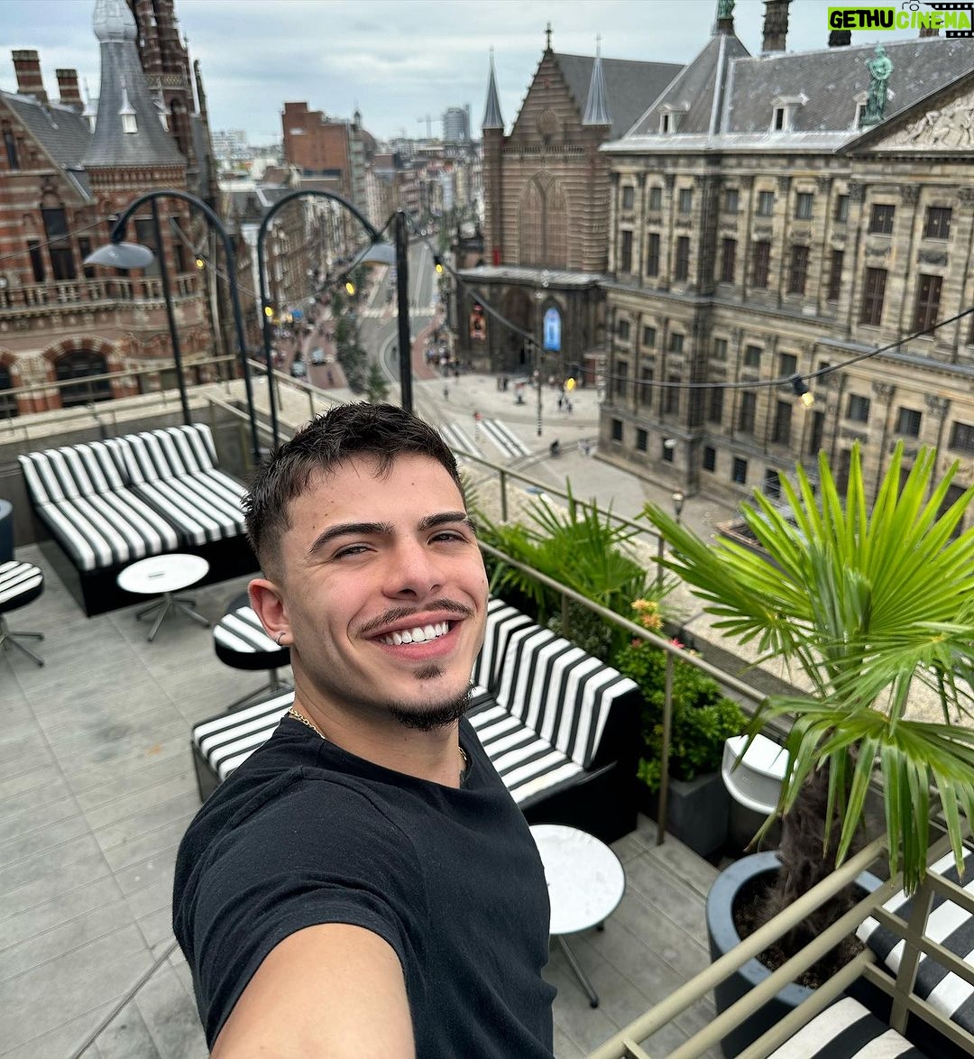 Thomaz Costa - 64.4K Likes - Tks Amsterdã 🇳🇱