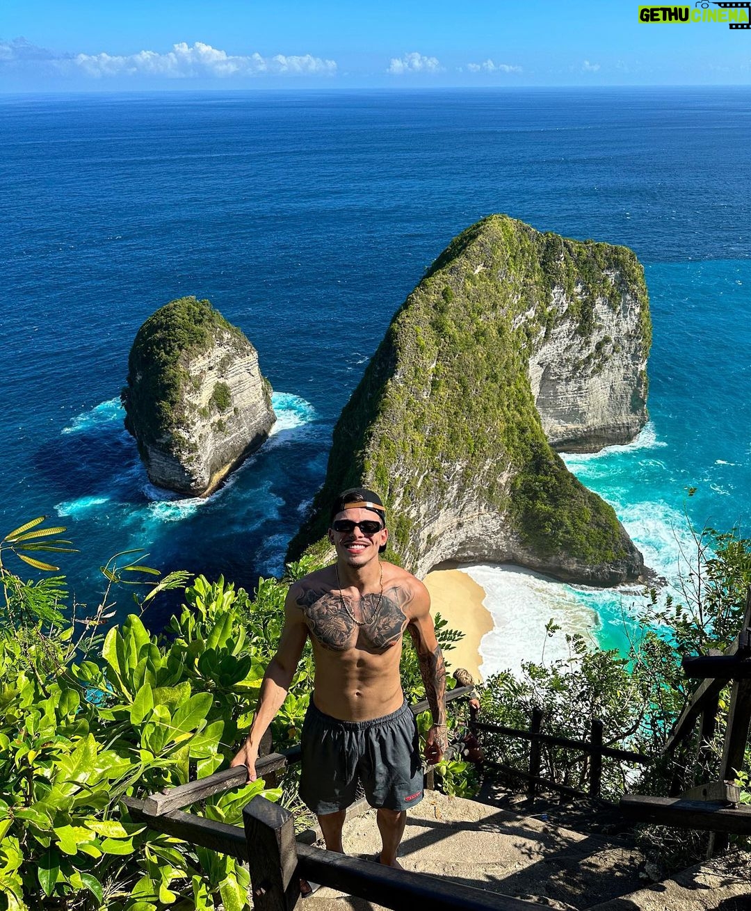 Thomaz Costa Instagram - Registros do lugar mais lindo que eu jรก fui na vida! ๐ como Deus รฉ perfeito ๐ Nusa Penida Island