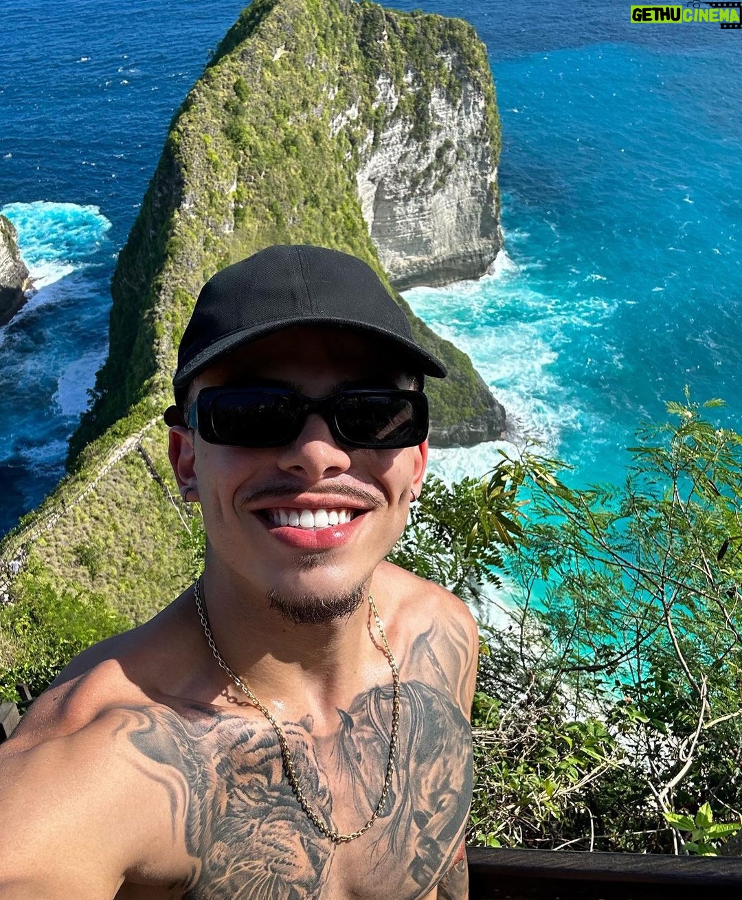 Thomaz Costa Instagram - Registros do lugar mais lindo que eu jรก fui na vida! ๐ como Deus รฉ perfeito ๐ Nusa Penida Island
