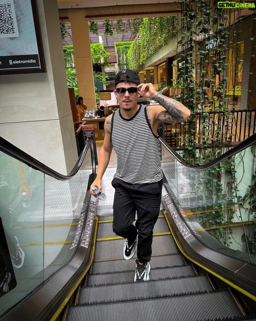 Thomaz Costa Instagram - O que eu falei pra ele? 🤔 quero ver os comentários 🤣 Shopping Cidade Jardim