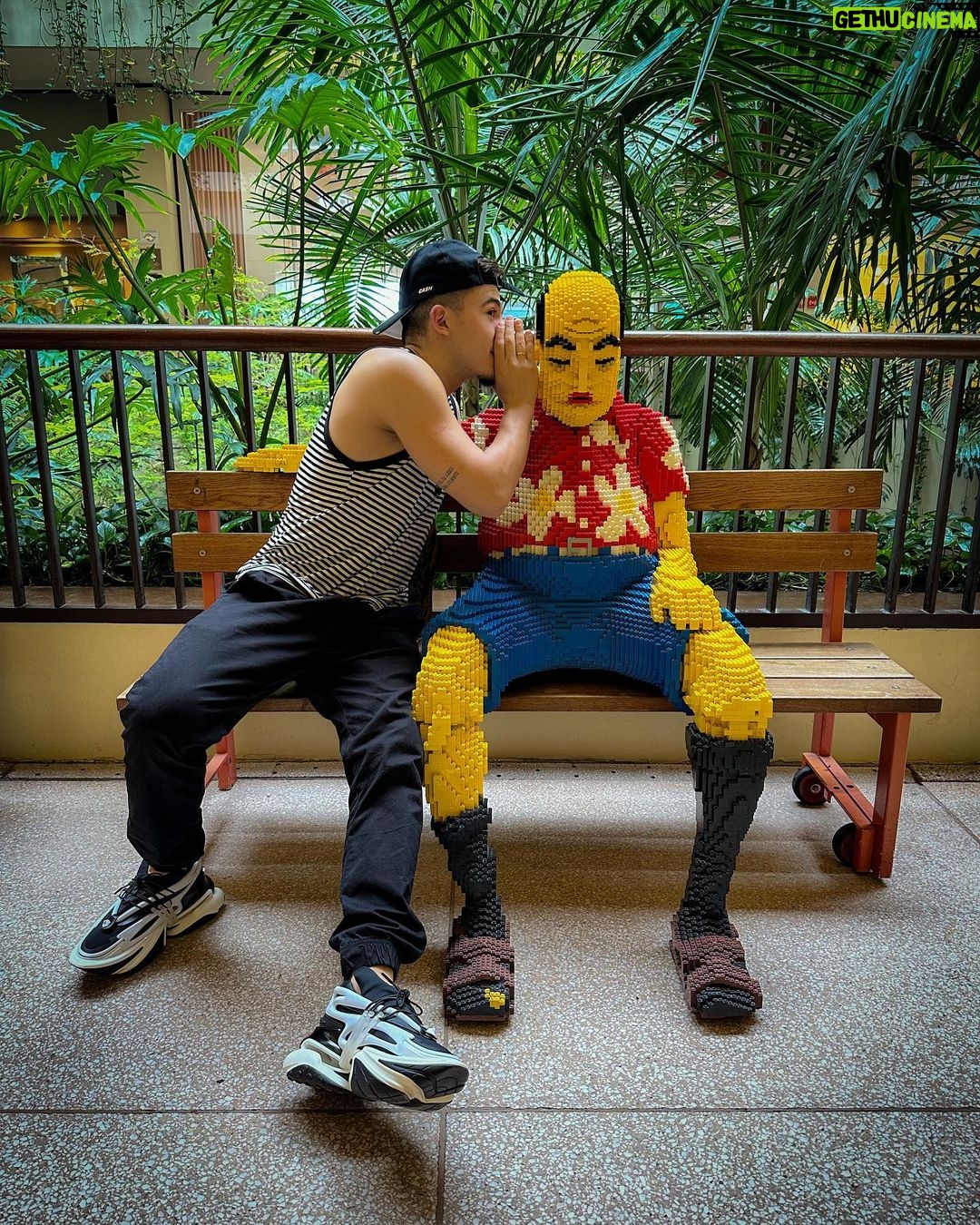 Thomaz Costa Instagram - O que eu falei pra ele? 🤔 quero ver os comentários 🤣 Shopping Cidade Jardim