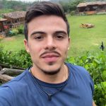 Thomaz Costa Instagram - Com uma dica, @thocostaoficial contou do que mais tem sentido falta no confinamento. Para o ator, “tá doendo” e os dias estão cinzas 😢 #DesabafoDoPeão Assine o @sigaplayplus e tenha acesso à transmissão 24 horas de #AFazenda com 9 sinais exclusivos: PlayPlus.com