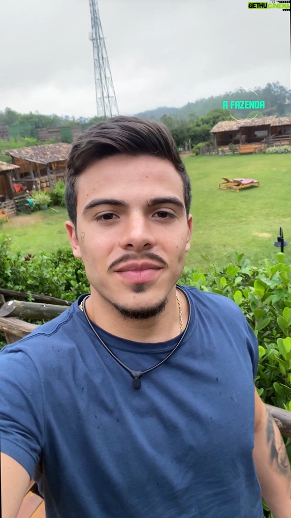 Thomaz Costa Instagram - Com uma dica, @thocostaoficial contou do que mais tem sentido falta no confinamento. Para o ator, “tá doendo” e os dias estão cinzas 😢 #DesabafoDoPeão Assine o @sigaplayplus e tenha acesso à transmissão 24 horas de #AFazenda com 9 sinais exclusivos: PlayPlus.com