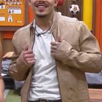 Thomaz Costa Instagram - Avisa que é ele! Sextou e o Thomaz já tá pronto, porque hoje é dia da festa sofrência em #AFazenda14. Gostaram? 💥 #ThoNaFazenda