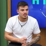 Thomaz Costa Instagram - Quem aí é assim igual o Thomaz, que vai fazer uma coisa, e chegando lá esquece tudo?! 😂 #AFazenda14 #ThoNaFazenda