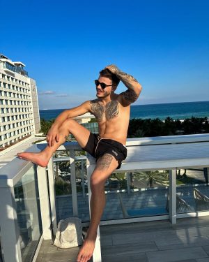 Thomaz Costa Instagram - I’m in Miami Beach 🇺🇸