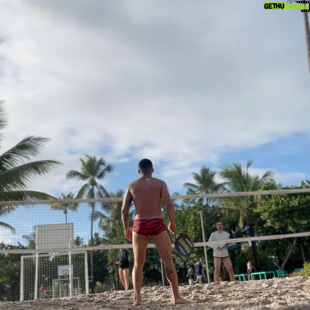 Thomaz Costa Instagram - Desfrutando os últimos dias desse ano… Porto de galinhas