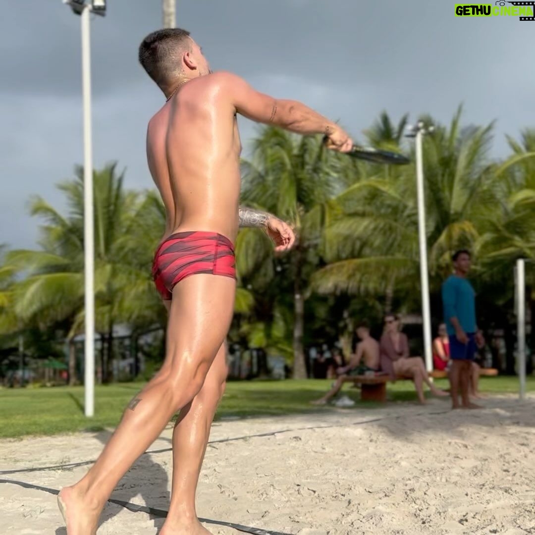 Thomaz Costa Instagram - Desfrutando os últimos dias desse ano… Porto de galinhas
