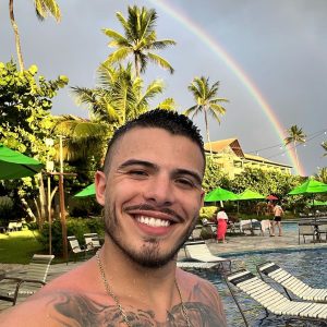 Thomaz Costa Instagram - Desfrutando os últimos dias desse ano… Porto de galinhas