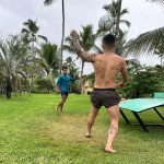 Thomaz Costa Instagram - Glow up 😍🔥 Foto 1 e 2 eu estava acabado 😔… Mentalmente, fisicamente, espiritualmente sem ligar para nada e nem ninguém, muito menos pra mim… mas EU decidi sair daquele cenário e tudo mudou… + 10kg 💪🧠 estou a cada dia buscando evoluir mais… estou só começando 😏