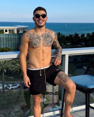 Thomaz Costa Instagram - I’m in Miami Beach 🇺🇸