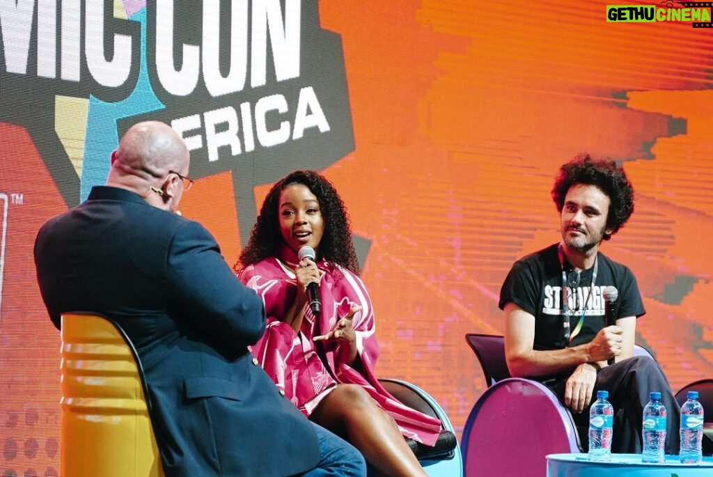 Thuso Mbedu Instagram - Thank you @comicconafrica for making my very first Comic Con experience such a wonderful one. I think it’s beautiful that my first experience was not only in my home country but it was with my first comic🫶🏾 Thank you @sebastian.a.jones and @strangercomics for letting me co-pen an episode of Niobe’s epic story! Thank you to everyone who received us so well. I appreciate you❤️ Captured by @_rtcstudios @aust_malema Styled by @chloeandreawelgemoed in @thebemagugu Shoes and bag @stevemaddensa Shades @sunglasshut Accessories @lovisajewellery Makeup @nonifemi_makeup