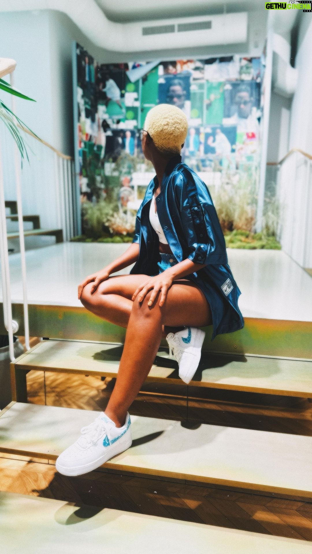 Thuso Mbedu Instagram - Looking back… 8 July 2022 - 7 July 2023 A lot has happened. Grateful to the people so I’ve crossed paths with and those who have made an impact in my life. You know who you are. Anyways. Tomorrow we’re 32. This song sums it all up. Song: Beautiful Day (Thank you for Sunshine) Artist: @trinixmusic & @rushawn.ewears & @jermaineedwardsreal World Wide