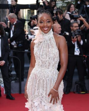 Thuso Mbedu Instagram - • CANNES •

The details🥰
Makeup by @jessicasmalls 
Hair by @barthair 
Dress by @eliesaabworld 
Styled by @waymanandmicah 
Jewelry by @chopard 
Images courtesy of @gettyimages

Oh yes. When “Elemental” comes out, go watch it. It was a delight🥰
