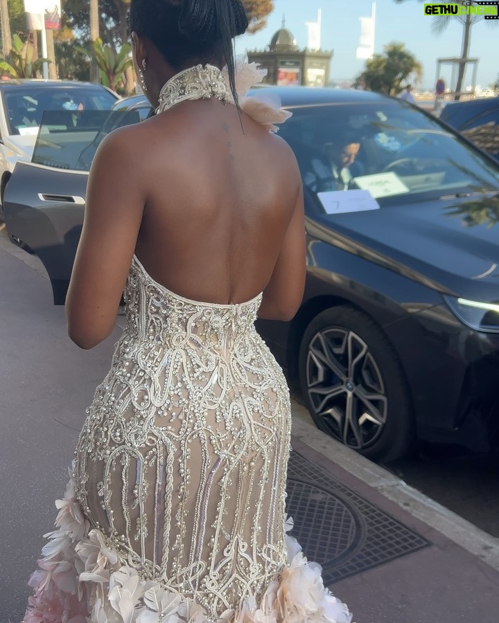 Thuso Mbedu Instagram - • CANNES • The details🥰 Makeup by @jessicasmalls Hair by @barthair Dress by @eliesaabworld Styled by @waymanandmicah Jewelry by @chopard Images courtesy of @gettyimages Oh yes. When “Elemental” comes out, go watch it. It was a delight🥰