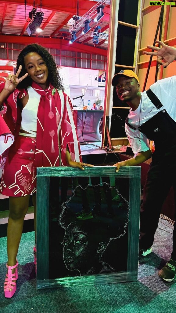 Thuso Mbedu Instagram - Thank you to everyone who made this day extra special 🫶🏾 @strangercomics @sebastian.a.jones @comicconafrica @aust_malema @outremian you were the awesomest host! A huge thank you and shout out to the extremely talented @sk_original_rsa for his amazing art 🥹🥹🥹 I’m completely 🤯😱