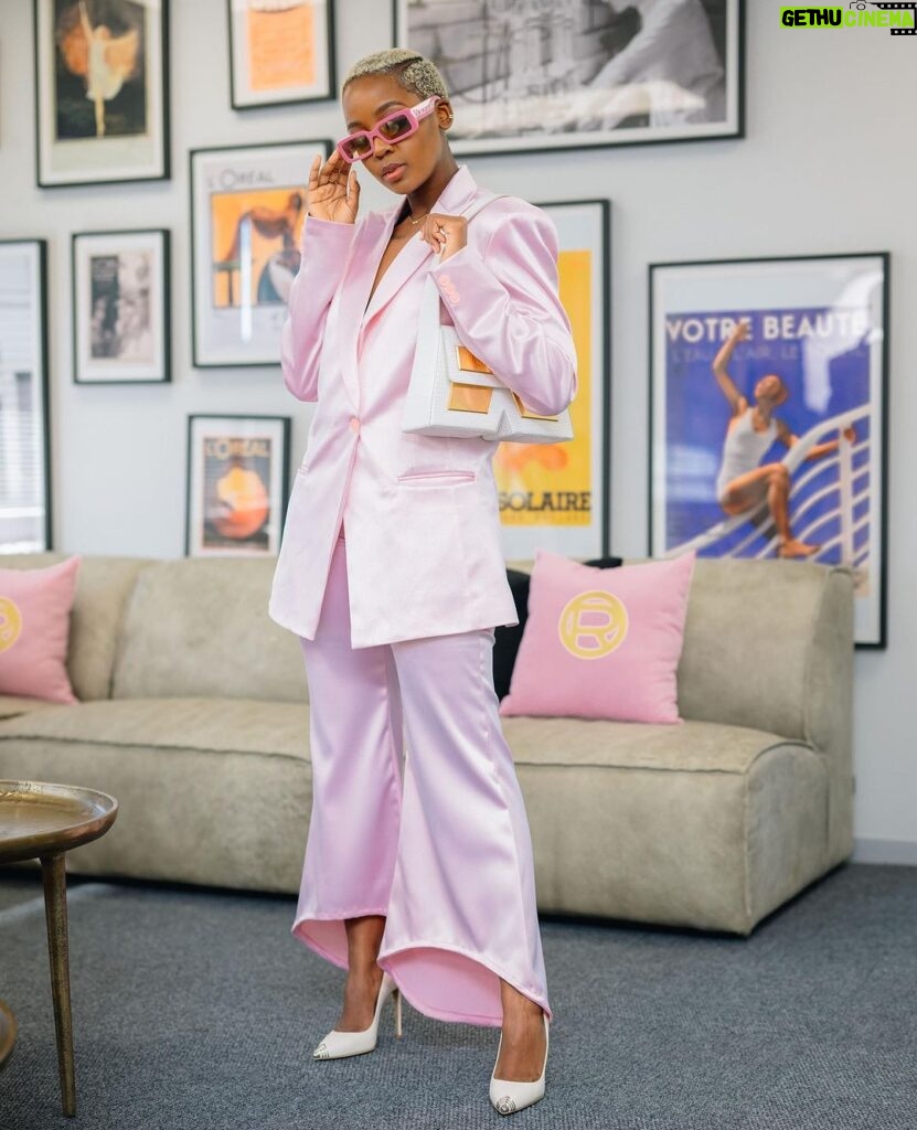 Thuso Mbedu Instagram - L’Oréal Lab Visit 💗 Captured by @_rtcstudios Styled by @chloeandreawelgemoed Suit by @willetdesignscouture Hair by @urban_mimz Makeup by @nonifemi_makeup