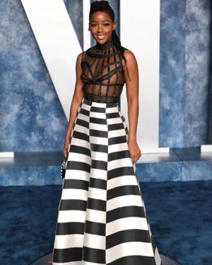 Thuso Mbedu Instagram - ✌🏾🤪

#GoldParty #VanityFairOscarParty

Dressed by @dior