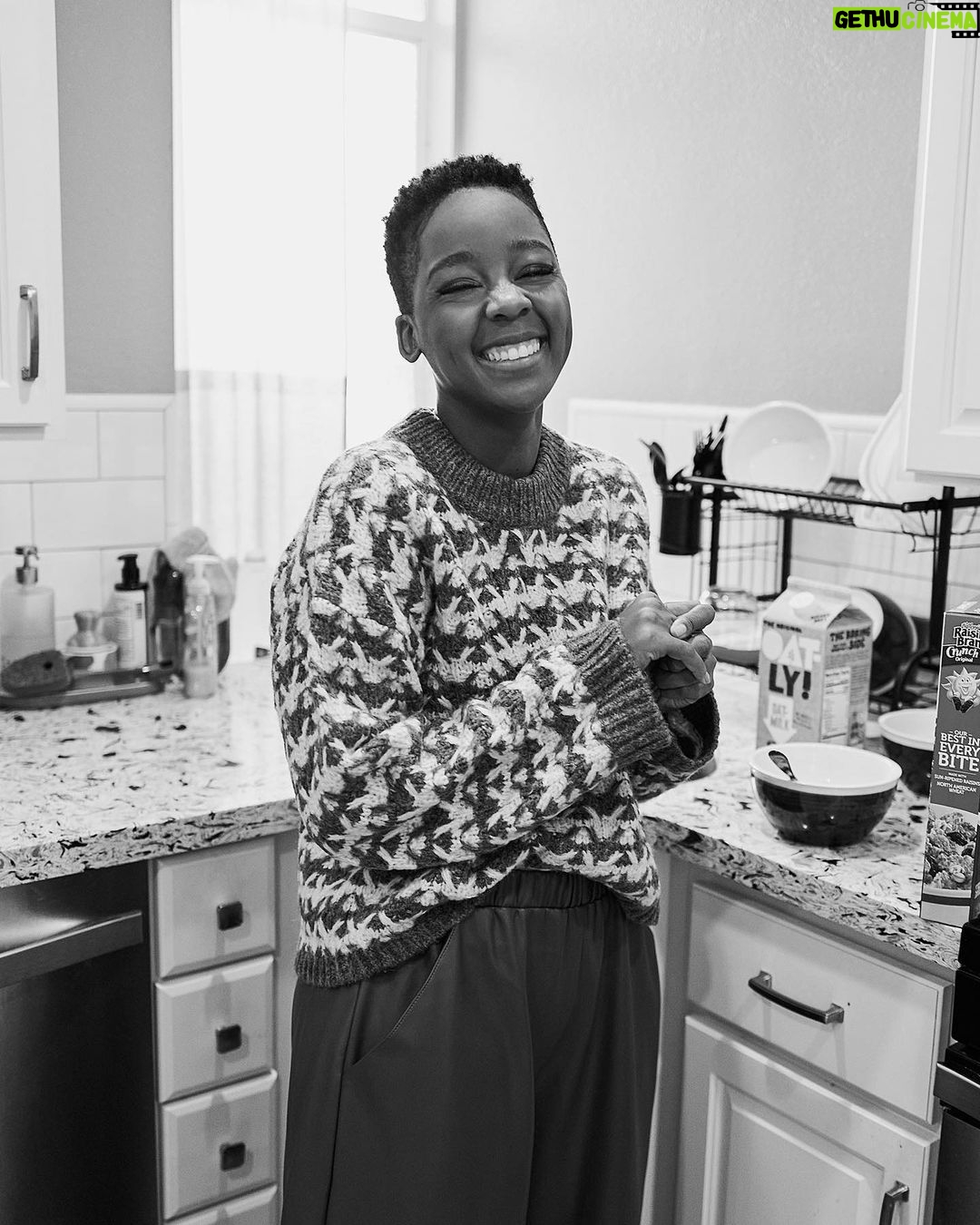 Thuso Mbedu Instagram - @gregwilliamsphotography meets @thuso.mbedu in her LA apartment to discuss the higher purpose that drives her forward, the secrets behind her magnetic – and award-winning – performances and her plans to help fund an orphanage. Read the full story in Issue 3 of @hollywoodauthentic and at the link in bio. #ThusoMbedu #HollywoodAuthentic #TheUndergroundRailroad #TheWomanKing #GregWilliamsPhotography #GregWilliams