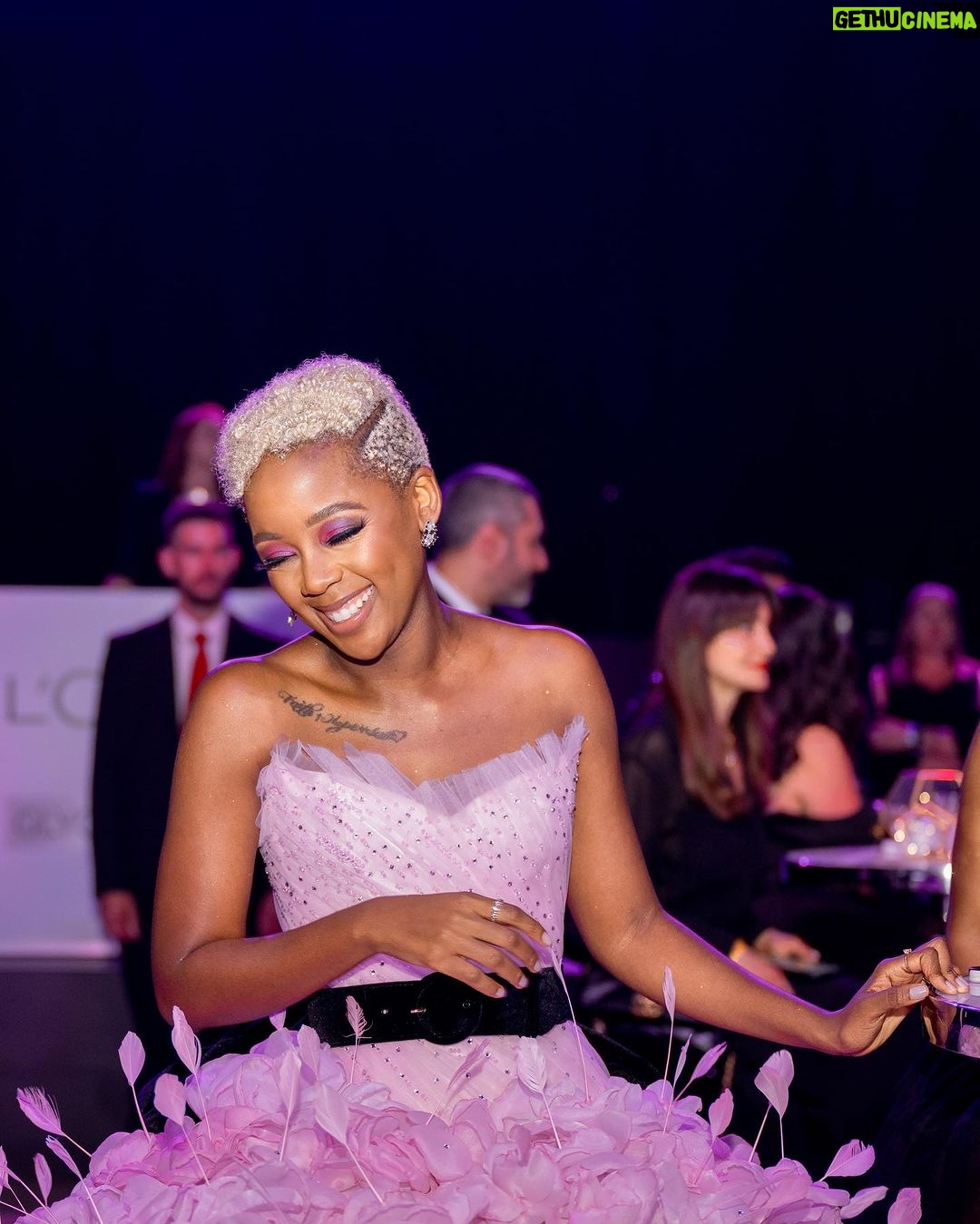Thuso Mbedu Instagram - What do we call it when the dream you didn’t dare to dream becomes a reality? 😯 Whatever that word is, it’s what we will call the night of @lorealparis in Sub-Saharan Africa as words are clearly failing me 😭 Thank you to every single person who made this a night to remember. A triple special shout-out to my team who made me look so dreamy. Designers @willetdesignscouture Styled by @chloeandreawelgemoed Hair @urban_mimz Makeup @nonifemi_makeup Jewelry @nungudiamonds Captured by @_rtcstudios #WorthIt #LorealParis Johannesburg, South Africa