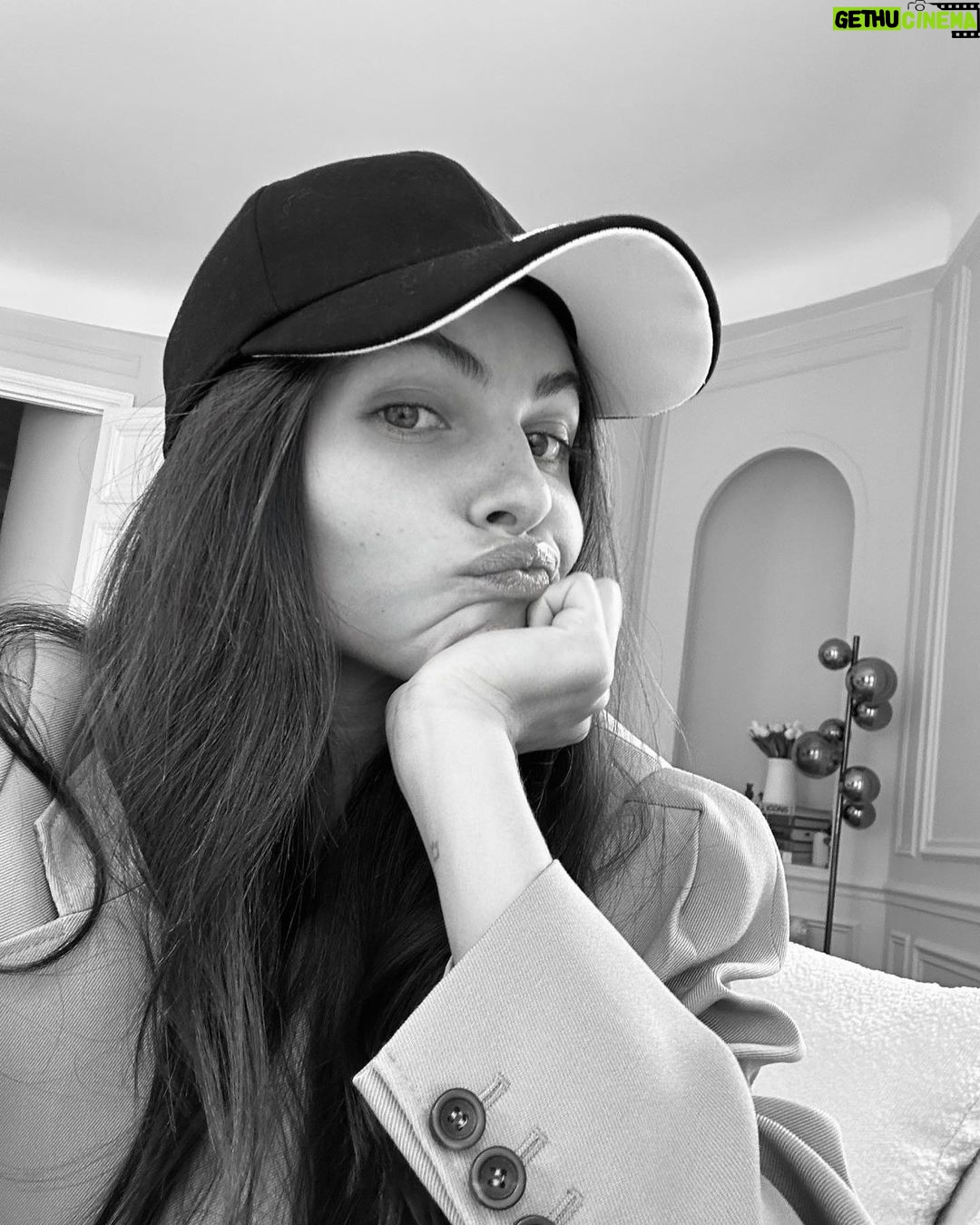 Thylane Blondeau Instagram - π§πΌββοΈπ§πΌπ§πΌββοΈ