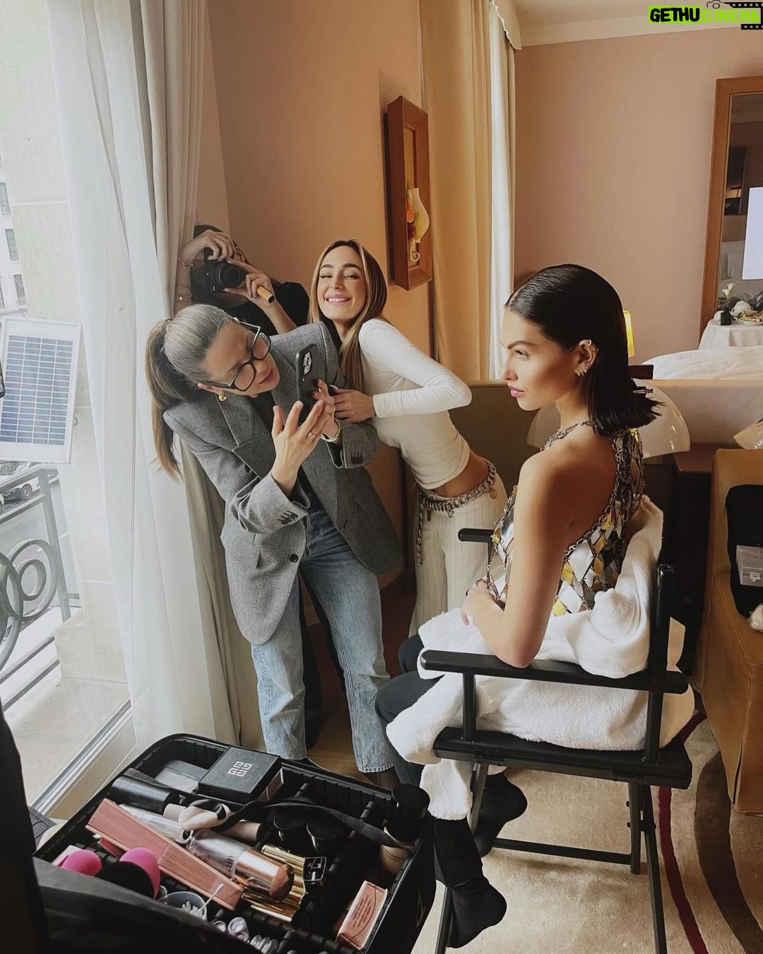 Thylane Blondeau Instagram - Bts @rabanne 💛 Hair @lauriezanolettihair MUA @aliandreeamakeup Rings @apmmonaco