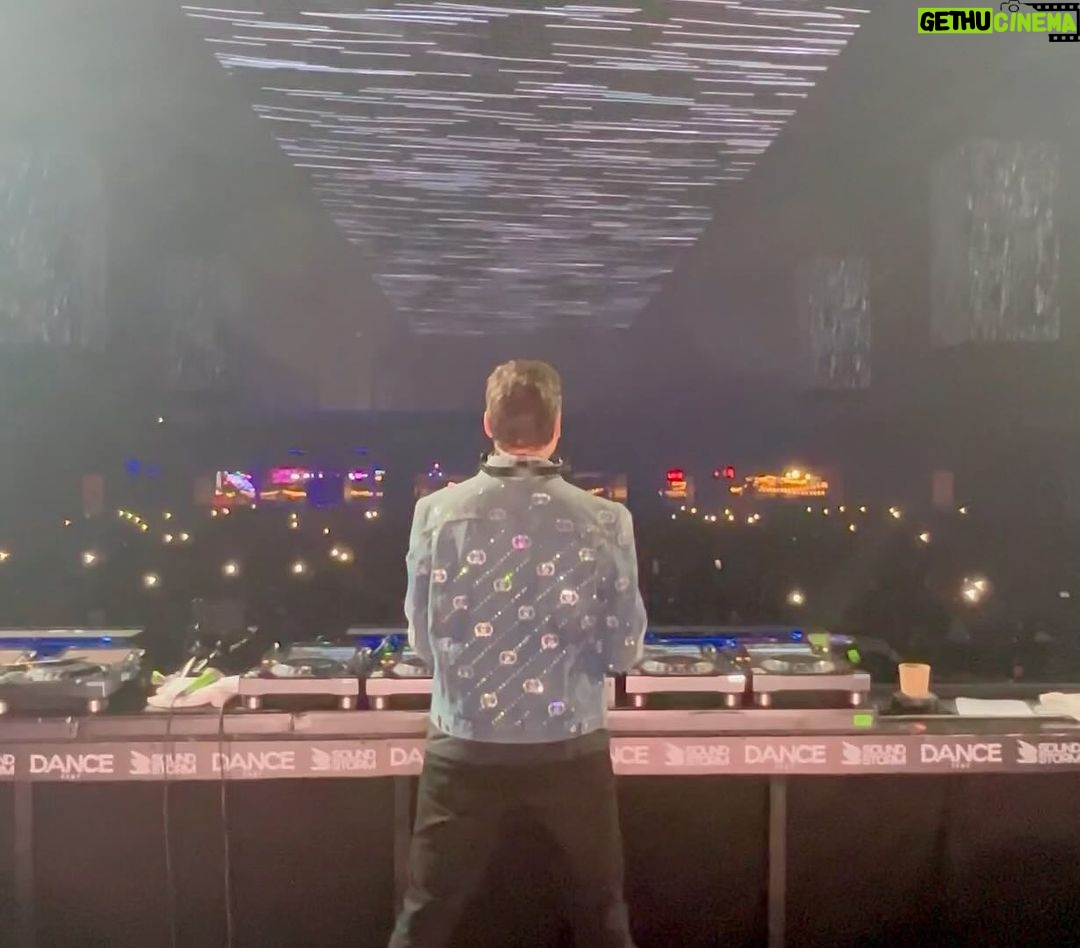Tiësto Instagram - Epic energetic crowd to play for in Saudi 🔥🔥🔥@mdlbeast.soundstorm Riyadh, Saudi Arabia