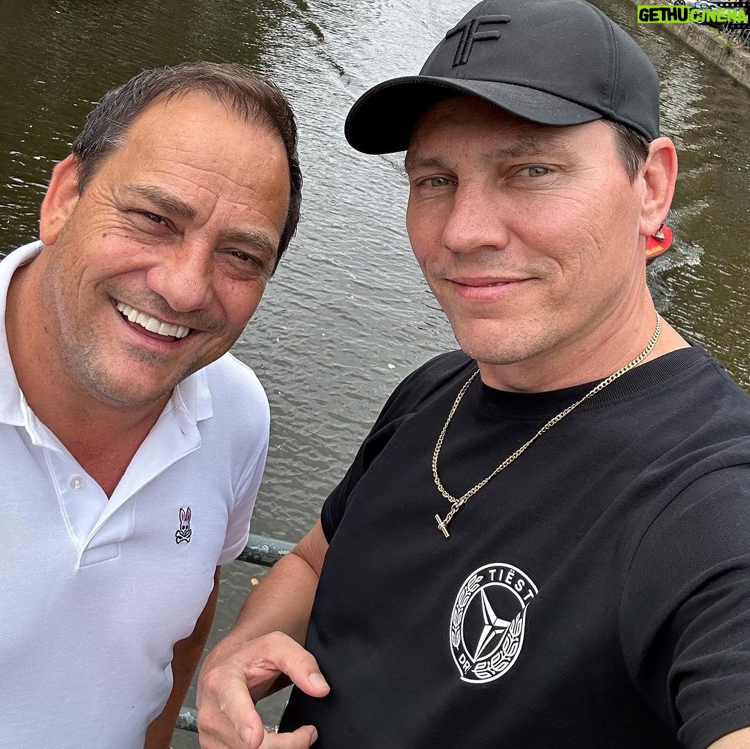 Tiësto Instagram - Amsterdam connecting with new and old friends @dancevalley 🔥🎉❤️ Amsterdam, Netherlands