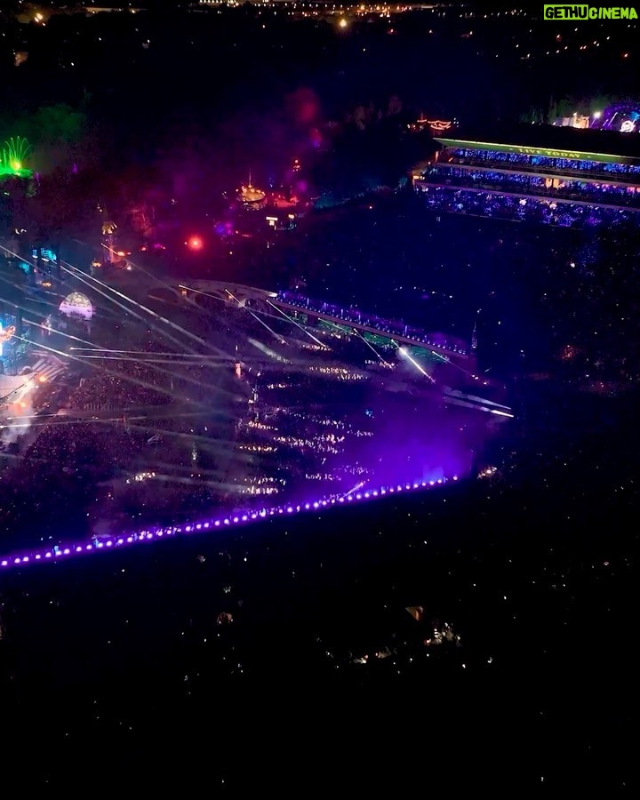 Tiësto Instagram - A few of my favorite moments from @tomorrowland ! What was yours ?!! 💫💫 Full performance now streaming on my YouTube.