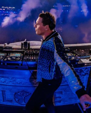 Tiësto Instagram - When I tell my kids I have to go to “work” and they see me closing the MainStage @tomorrowland 🤣