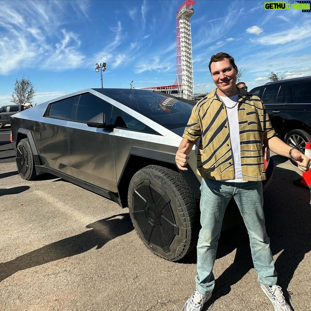 Tiësto Instagram - I took my twin brother’s truck to the race @espn @f1 @teslamotors Circuit of The Americas