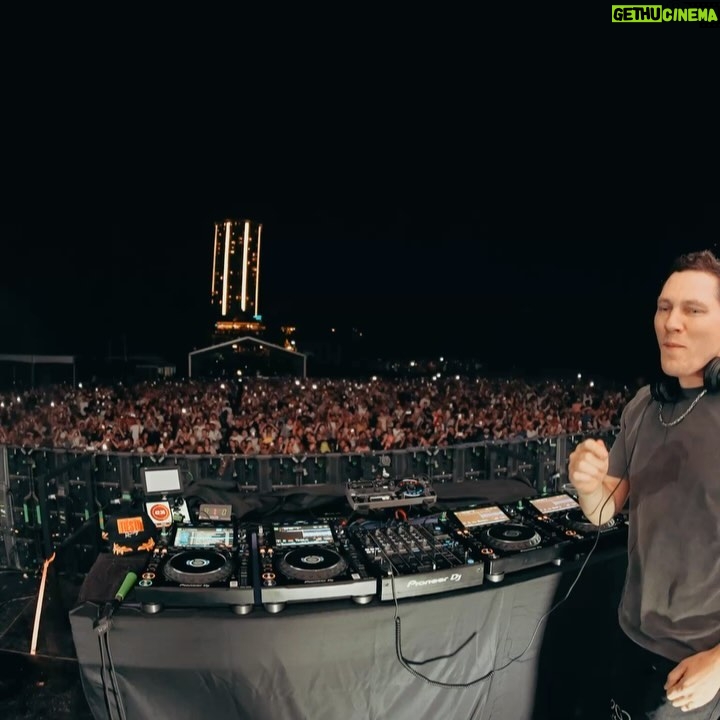 Tiësto Instagram - Finally back in Malaysia and it was incredible! 🙏🏻✨🎊 Kuala Lumpur, Malaysia