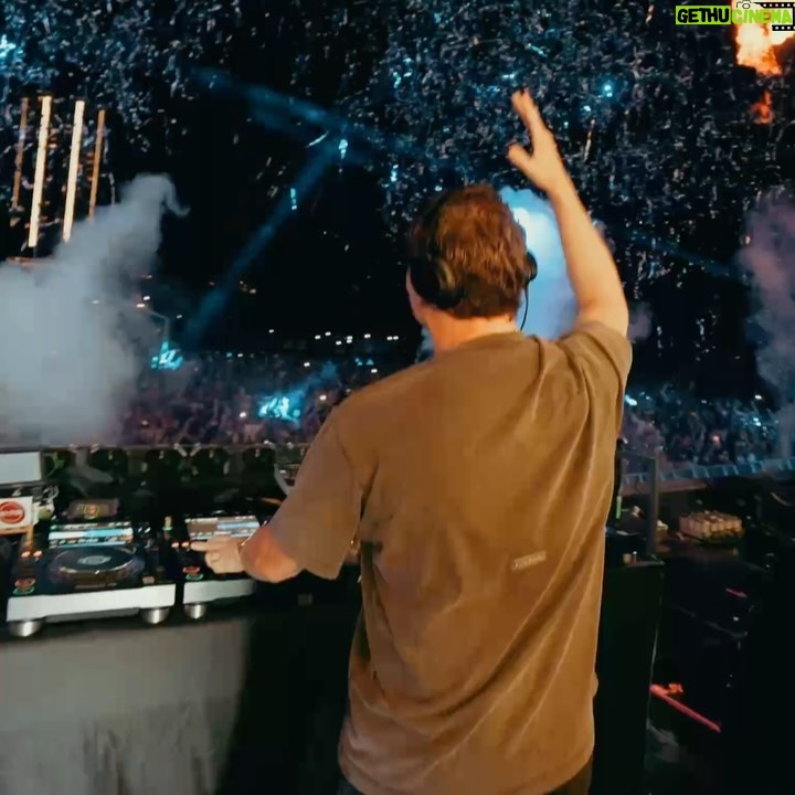 Tiësto Instagram - Finally back in Malaysia and it was incredible! 🙏🏻✨🎊 Kuala Lumpur, Malaysia