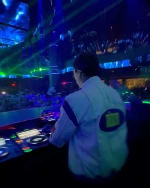 Tiësto Instagram - Thank ya’ll for the Happy Birthday wishes and celebrations! 🙏🏻❤️🙏🏻🎂🥂