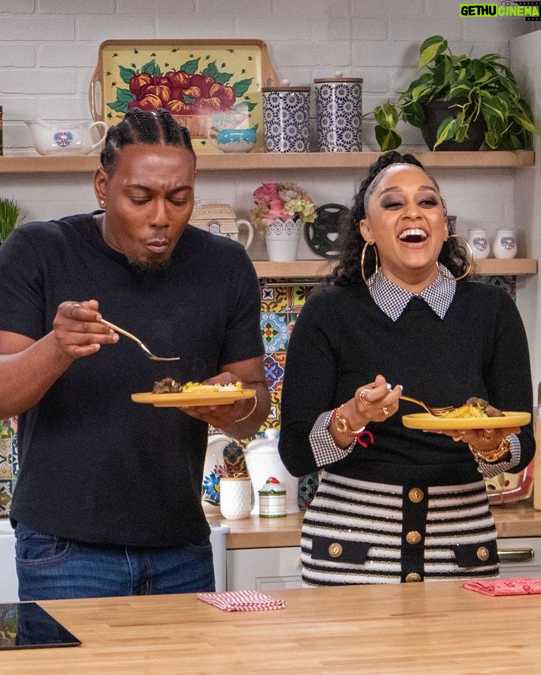 Tia Mowry Instagram - Our facial expressions send me every time 😂 Not Like Mama is a new cooking show, hosted by me and @terrellgrice, where home chefs try to recreate their mom's famous dishes. #NotLikeMama is now streaming on @wearefilmrise!