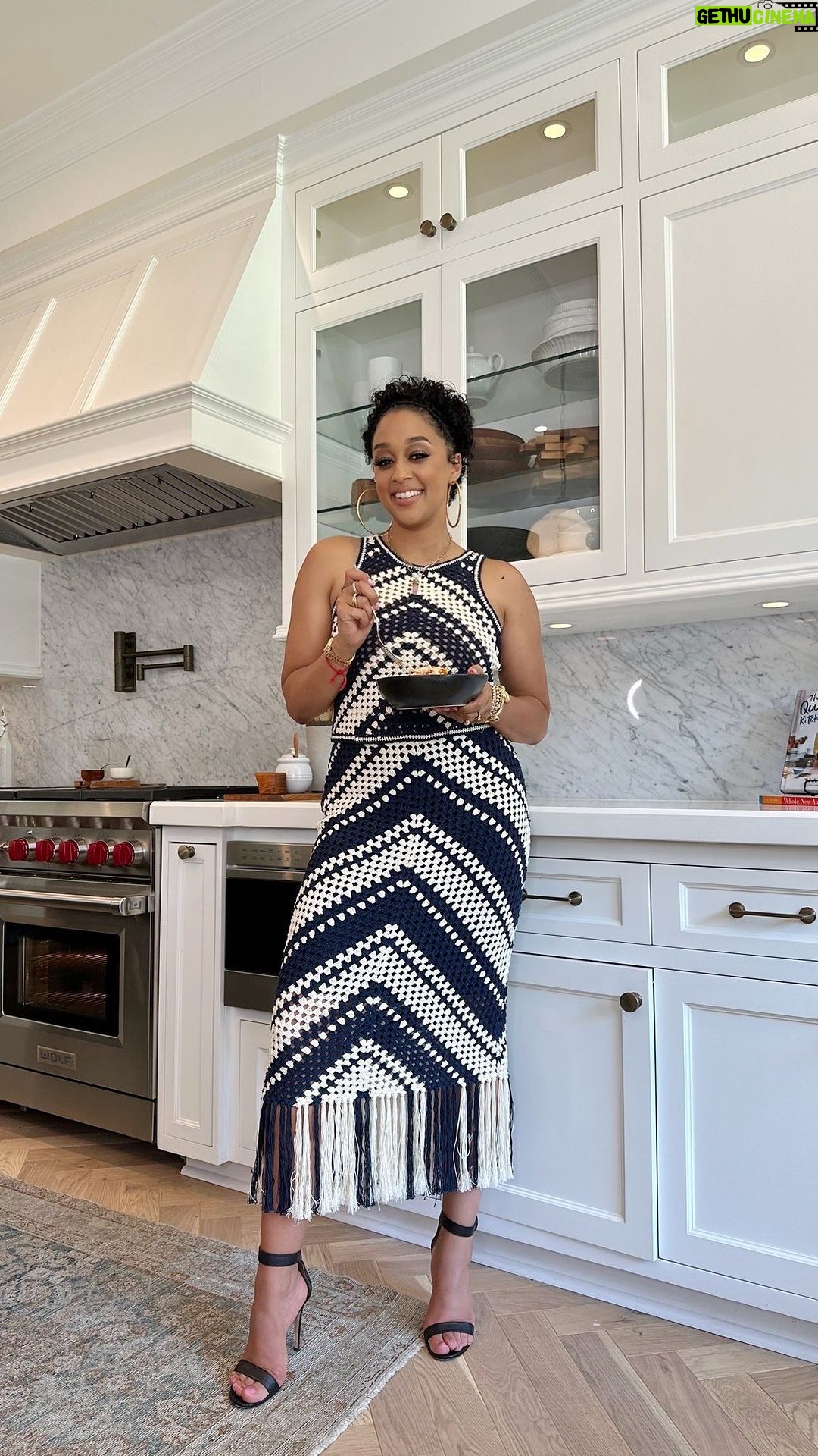 Tia Mowry Instagram - Hard Working Mama’s Lasagna is the perfect mid-week meal - so hearty and filling, but super quick and easy! You can also easily sneak veggies into the tomato sauce for some added nutrition 😍