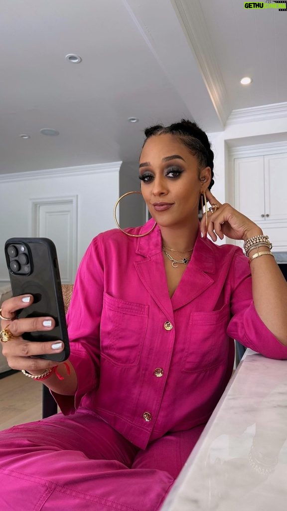Tia Mowry Instagram - Because now I’m checking my phone every 30 seconds waiting for a text back 😭 please tell me I am not alone 😂