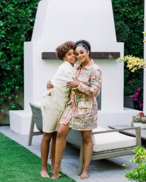 Tia Mowry Instagram - Not too long ago, my friend Becki reached out to me and asked if she could take some photos of my family. 

And at first I felt a bit hesitant, as I’m sure many of you know my family dynamic has changed.

But she said to me, I know you’ve been going through some personal things, and that there have been some changes to your dynamic. But that doesn’t mean that you can’t carry on with tradition. And although things will look different, that doesn’t mean that some things are no longer worth carrying on.

Change can be tough, it can be a lot to work through and a lot to go through. But what keeps me going is my family, and they are the reason I wake up with a smile on my face everyday.

And so thank you @smithhousephoto for capturing the essence of my family, and the moments in the here and now. Here’s to new traditions 🥂