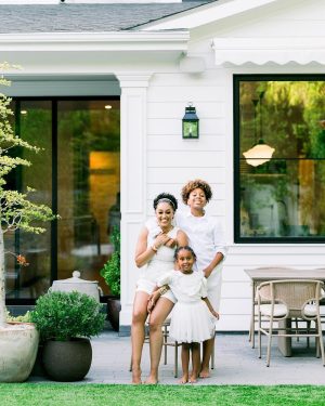 Tia Mowry Instagram - Not too long ago, my friend Becki reached out to me and asked if she could take some photos of my family. 

And at first I felt a bit hesitant, as I’m sure many of you know my family dynamic has changed.

But she said to me, I know you’ve been going through some personal things, and that there have been some changes to your dynamic. But that doesn’t mean that you can’t carry on with tradition. And although things will look different, that doesn’t mean that some things are no longer worth carrying on.

Change can be tough, it can be a lot to work through and a lot to go through. But what keeps me going is my family, and they are the reason I wake up with a smile on my face everyday.

And so thank you @smithhousephoto for capturing the essence of my family, and the moments in the here and now. Here’s to new traditions 🥂