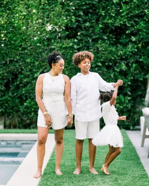 Tia Mowry Instagram - Not too long ago, my friend Becki reached out to me and asked if she could take some photos of my family. 

And at first I felt a bit hesitant, as I’m sure many of you know my family dynamic has changed.

But she said to me, I know you’ve been going through some personal things, and that there have been some changes to your dynamic. But that doesn’t mean that you can’t carry on with tradition. And although things will look different, that doesn’t mean that some things are no longer worth carrying on.

Change can be tough, it can be a lot to work through and a lot to go through. But what keeps me going is my family, and they are the reason I wake up with a smile on my face everyday.

And so thank you @smithhousephoto for capturing the essence of my family, and the moments in the here and now. Here’s to new traditions 🥂