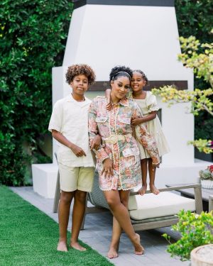 Tia Mowry Instagram - Not too long ago, my friend Becki reached out to me and asked if she could take some photos of my family. 

And at first I felt a bit hesitant, as I’m sure many of you know my family dynamic has changed.

But she said to me, I know you’ve been going through some personal things, and that there have been some changes to your dynamic. But that doesn’t mean that you can’t carry on with tradition. And although things will look different, that doesn’t mean that some things are no longer worth carrying on.

Change can be tough, it can be a lot to work through and a lot to go through. But what keeps me going is my family, and they are the reason I wake up with a smile on my face everyday.

And so thank you @smithhousephoto for capturing the essence of my family, and the moments in the here and now. Here’s to new traditions 🥂