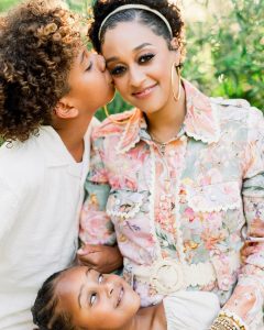 Tia Mowry Instagram - Not too long ago, my friend Becki reached out to me and asked if she could take some photos of my family. And at first I felt a bit hesitant, as I’m sure many of you know my family dynamic has changed. But she said to me, I know you’ve been going through some personal things, and that there have been some changes to your dynamic. But that doesn’t mean that you can’t carry on with tradition. And although things will look different, that doesn’t mean that some things are no longer worth carrying on. Change can be tough, it can be a lot to work through and a lot to go through. But what keeps me going is my family, and they are the reason I wake up with a smile on my face everyday. And so thank you @smithhousephoto for capturing the essence of my family, and the moments in the here and now. Here’s to new traditions 🥂