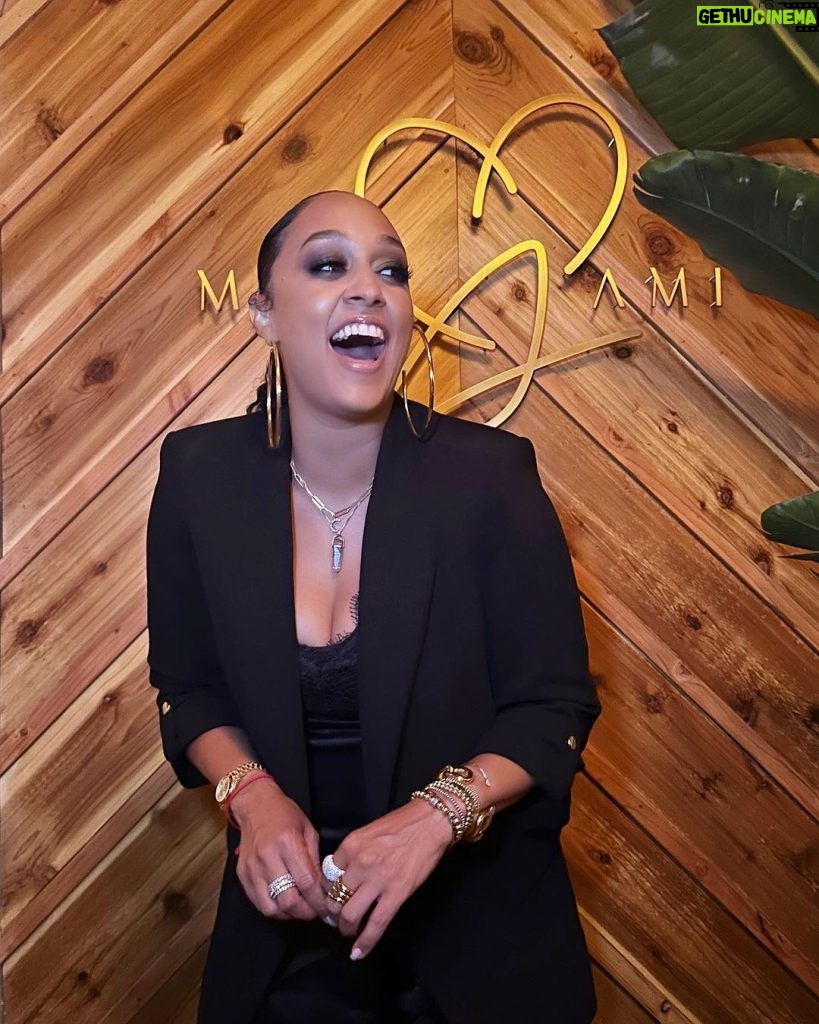 Tia Mowry Instagram - Yesterday was a dream 😍 Thank you for all the birthday wishes, each and every one meant so much to me! Got to spend this special birthday with some of my closest friends! I spent the whole evening enjoying good food, good company, and just all around good vibes to bring in this new year of life! Mon Ami