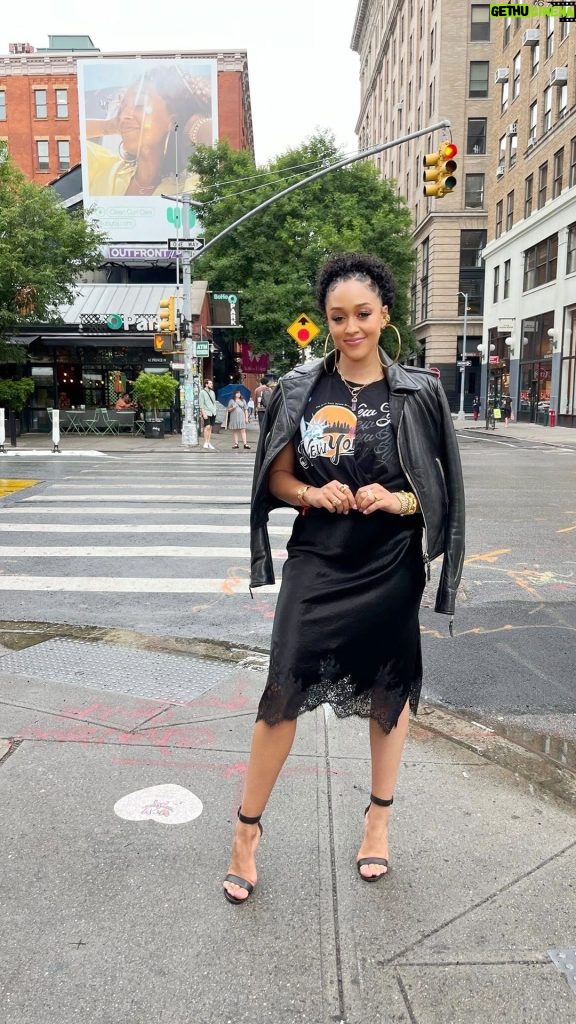 Tia Mowry Instagram - Still can’t get over how incredible NYC was. Seeing my dream come to life over time makes me emotional to this day. If you’d asked me 20 years ago what I envisioned for myself and my future, my answer wouldn’t even come close in comparison to all the blessings that have entered in my life. To anyone out there with a dream & faith in their vision, my word of advice is to take action, follow that vision & go for it. You never know what surprises life has in store. Thank you to all the beautiful people who came out to support @4ubytia in NYC ❤️ It was truly unforgettable.