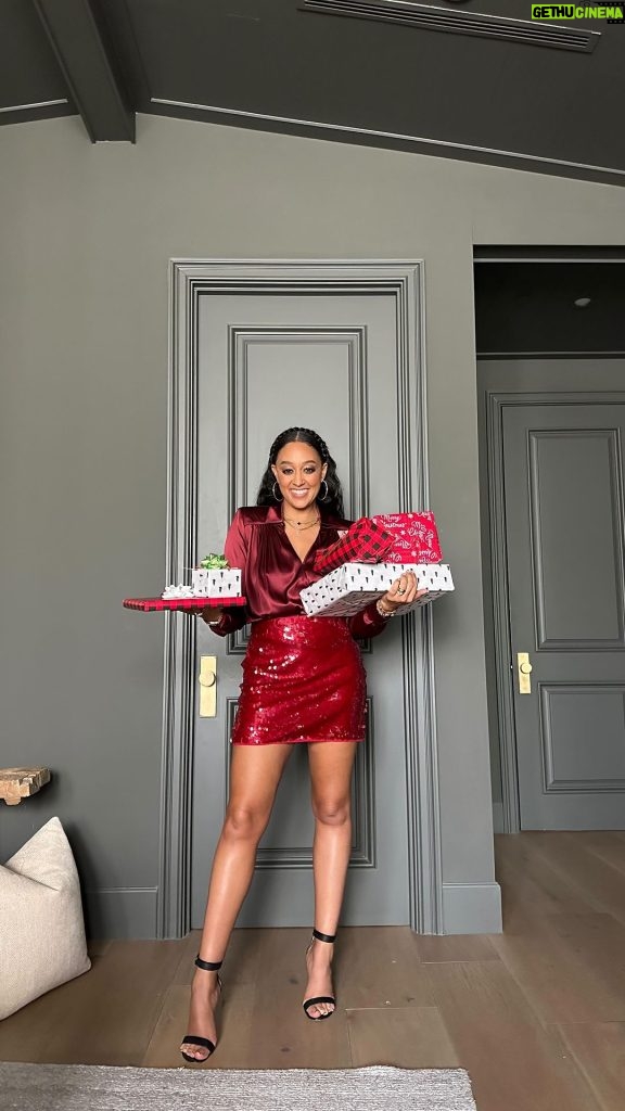 Tia Mowry Instagram - As a #CVSpartner, I am able to gift shop for the whole family all in one place, which is such a game-changer during the busy holidays! With @CVSpharmacy, you can get same-day delivery on so many gift items, this way you can shop for the holidays without ever leaving your home 🎁 Check out your local CVS for your holiday gifting needs 💕 #HolidaysWithCVS #HealthierHappensTogether