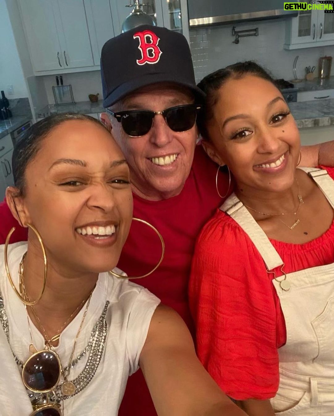 Tia Mowry Instagram - To the man who taught me love, strength, and resilience. Happy Father's Day, Dad. You are my guiding light and the source of my inspiration. Forever grateful for your unwavering support and endless love. Cheers to the best dad in the world š«¶š½